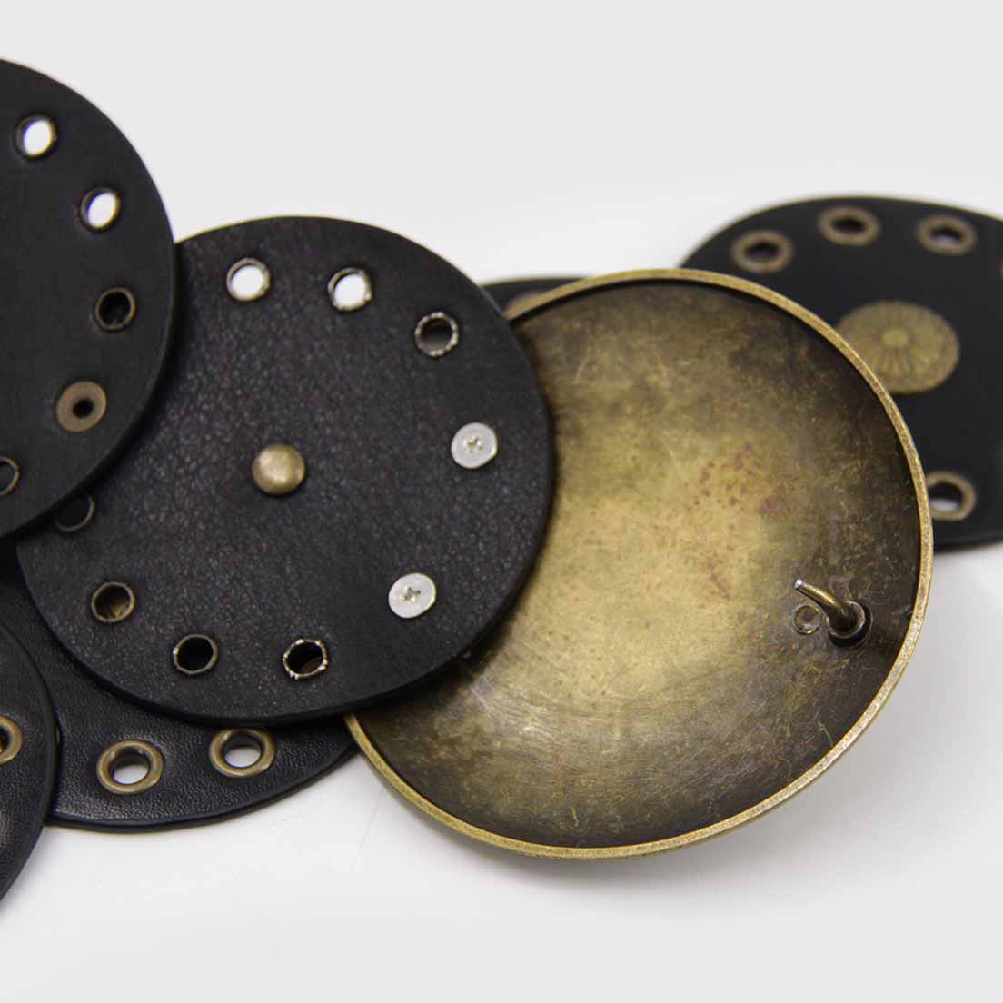 CINTURÓN BOHO DORADO NEGRO