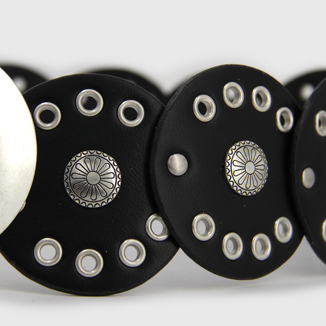 CINTURÓN BOHO PLATEADO NEGRO II