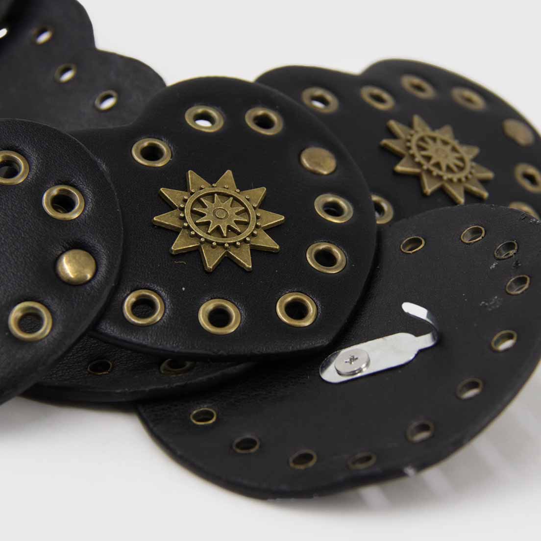 CINTURÓN CORAZÓN RP NEGRO - DORADO