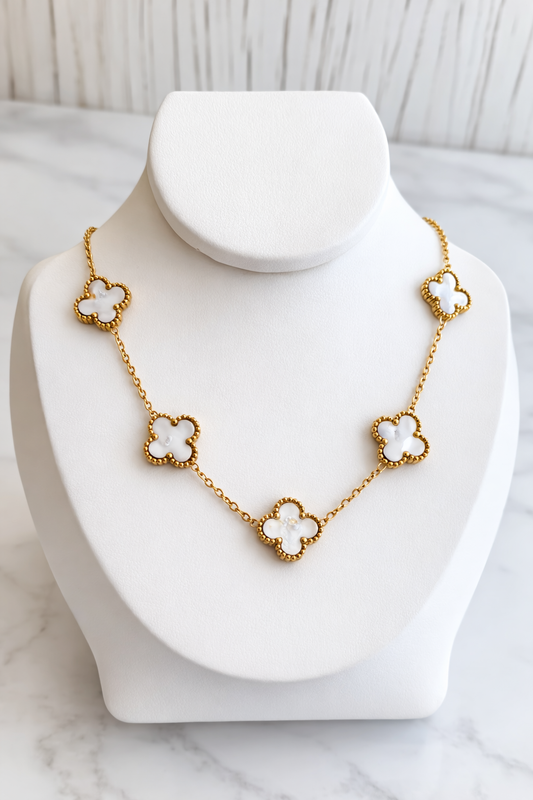 COLLAR 5 TRÉBOL BLANCO