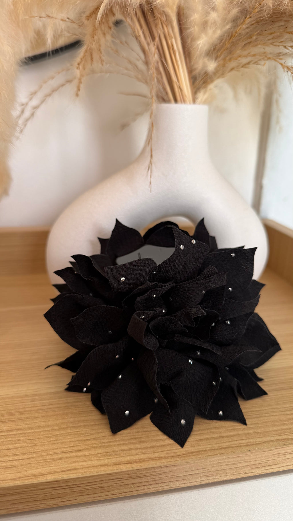 Pinche Flor Puntas Brillo Negro 9 cm