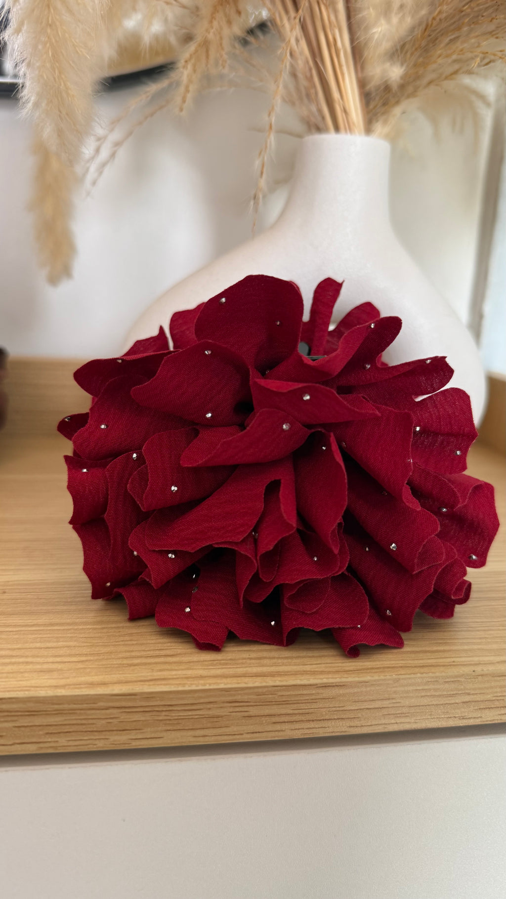 Pinche Flor Brillo Burdeo 12 cm
