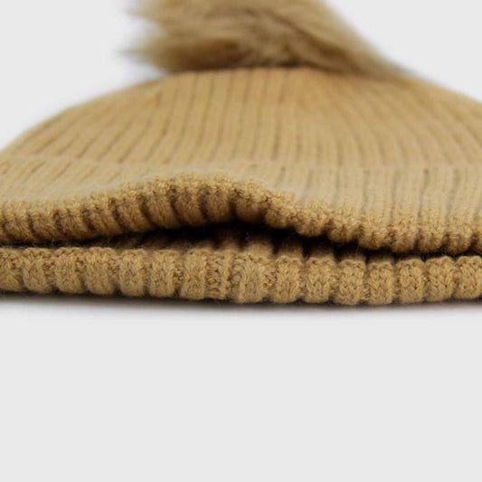 BEANIE POMPÓN CREMA