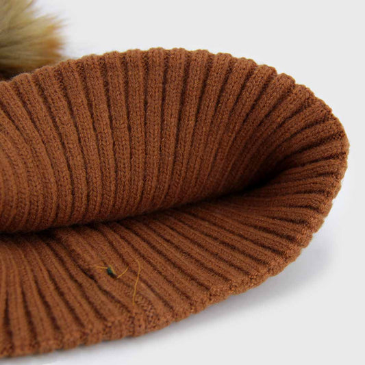 BEANIE POMPÓN CAMEL