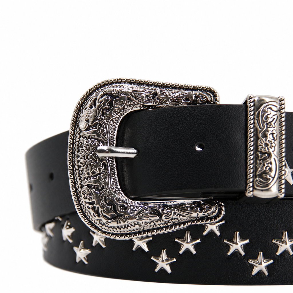 Cinturón negro estrellas plateado fondo blanco 3