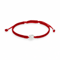 Pulsera roja ajustable con Ángel de la Guarda en plata 925 sobre fondo blanco